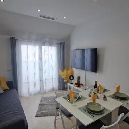 Seabreeze Haven - Winkler Apartment *